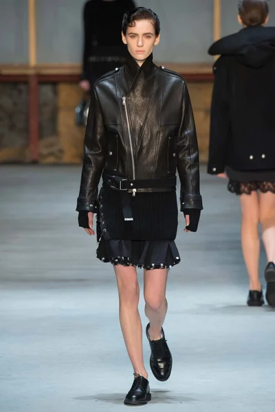 Look 14